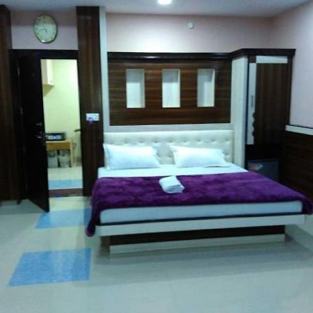 Hotel Blue Star Datia Exterior foto