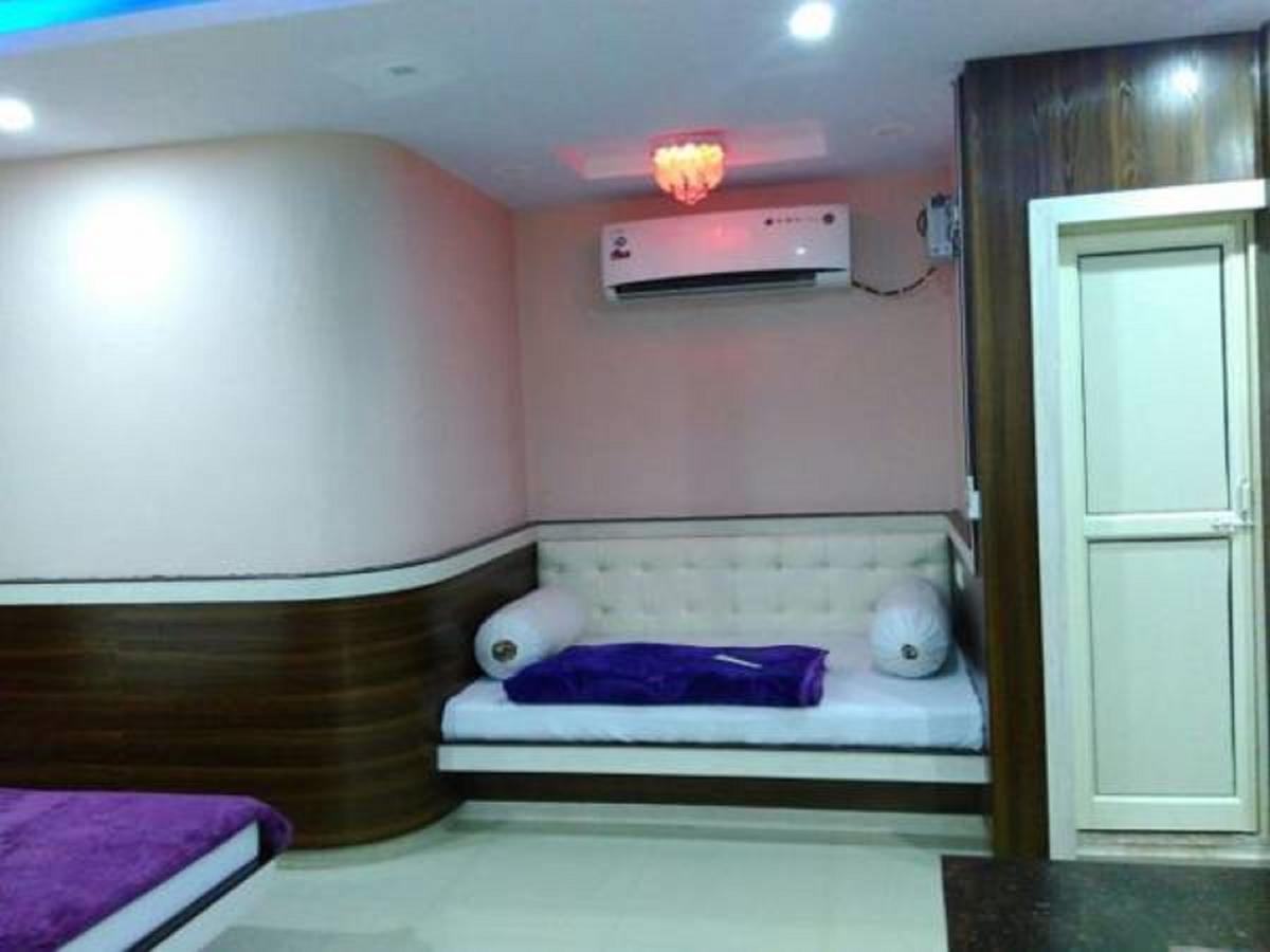 Hotel Blue Star Datia Exterior foto